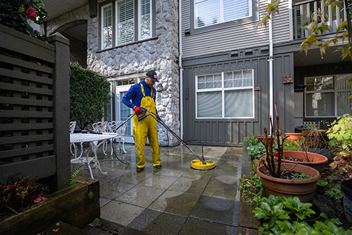 Professional vs. DIY Pressure Washing in Vancouver: Evaluating the Benefits and Drawbacks of Hiring a Service