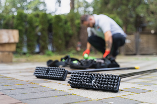 Professional vs. DIY Pressure Washing in Vancouver: Evaluating the Benefits and Drawbacks of Hiring a Service